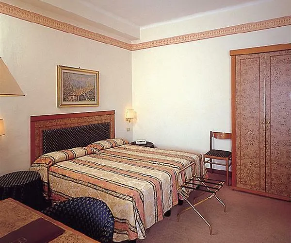 Hotel Bellavista Отель Менаджо